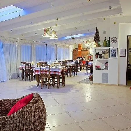 Hotel P&b Acasamia Di Damico Francesco 3*